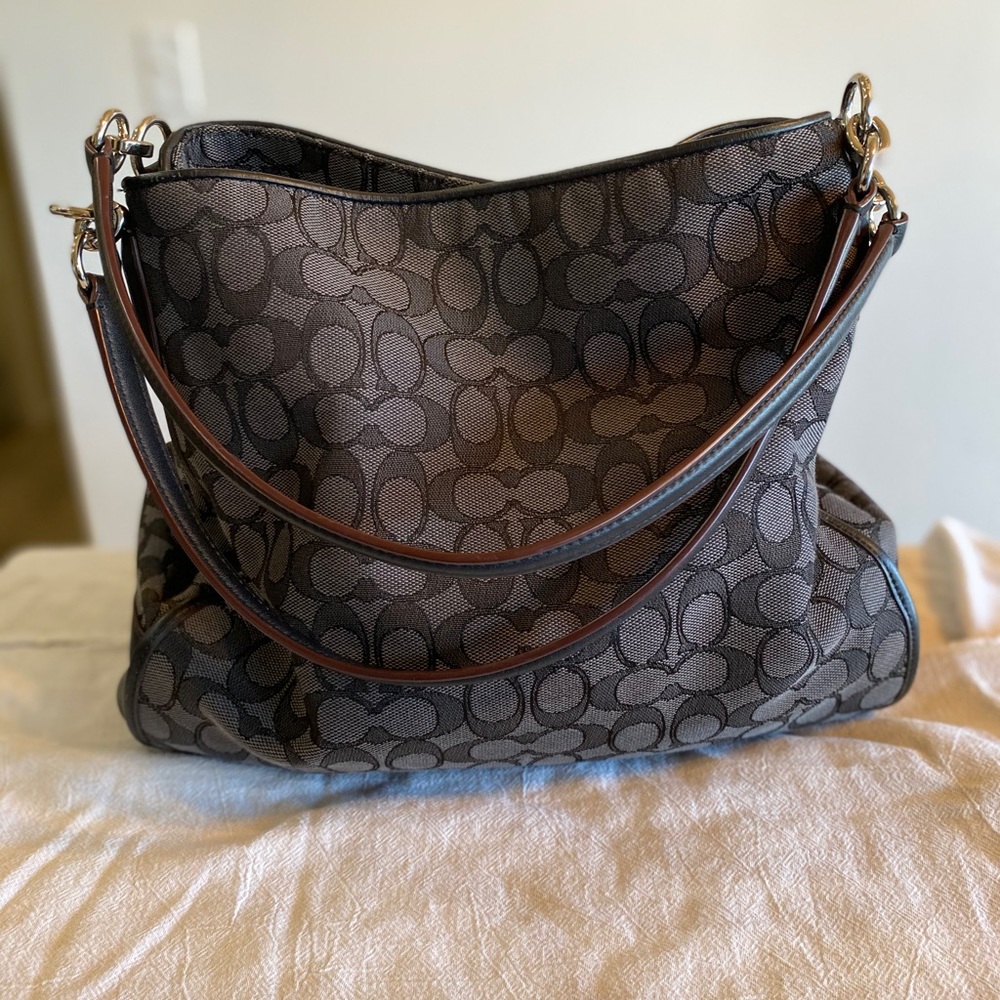 Coach Signature Lexi Style Shoulder Bag